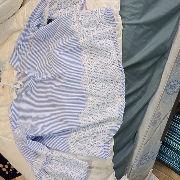 Cute Go Fish size Xl blouse - Picture 2 of 3